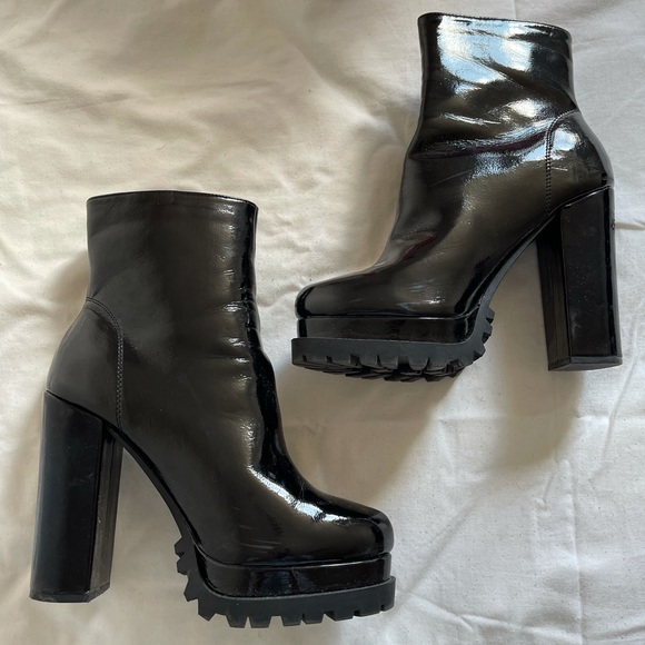 ZARA paten leather booties. Size:9 - Picture 1 of 4